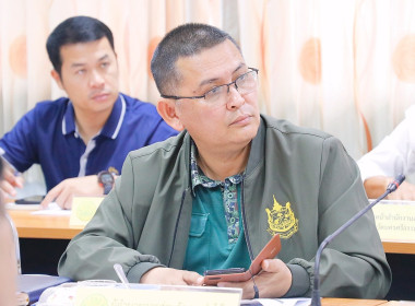 การประชุมคณะอนุกรรมการส่งเสริมและพัฒนาอาชีพตามนโยบายที่ดินแห่งชาติ (คทช.) สำนักงานสหกรณ์จังหวัดนครศรีธรรมราช ครั้งที่ 1/2568 โดยมีหัวหน้าส่วนราชการ และหน่วยงานเอกชนที่เกี่ยวข้อง พร้อมด้วย นายศิวกร ศรีภักดี สหกรณ์จังหวัดนครศรีธรรมราช คณะทำงานและเลขานุการ ... พารามิเตอร์รูปภาพ 7